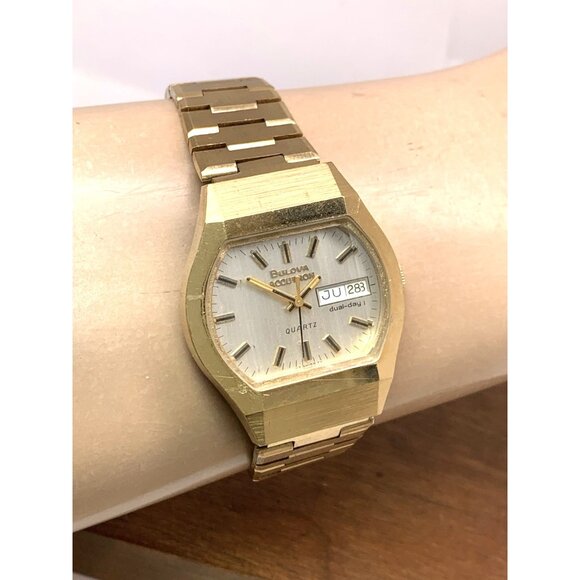 Bulova Accutron Men's Watch Vintage 1970's N7 Swiss Quartz 3669 Gold Steel 35mm - Picture 13 of 16